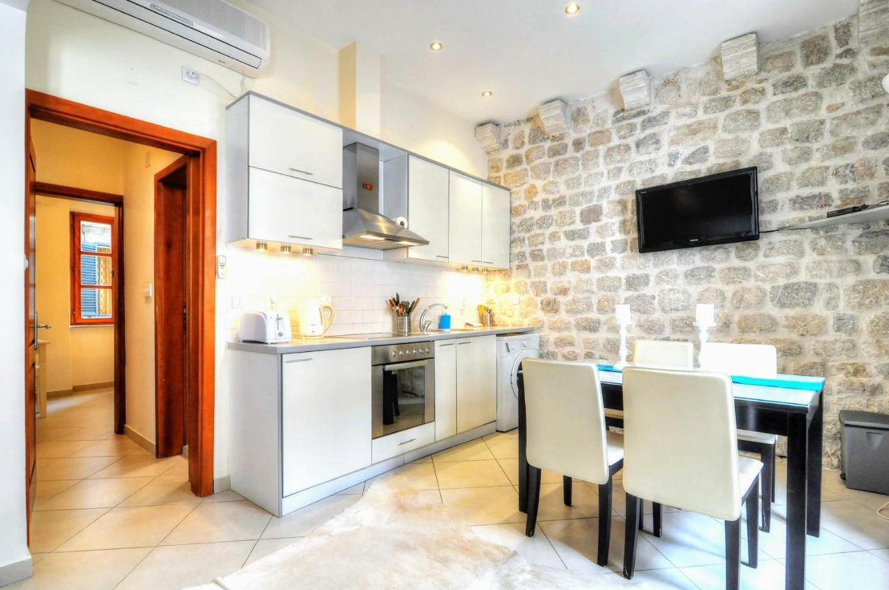 La Dolce Vita Apartments Cattaro Esterno foto